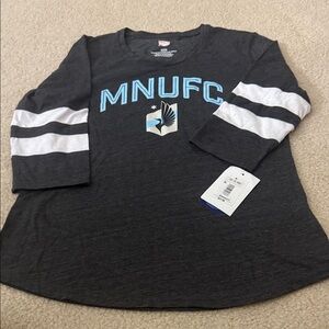 MLS WOMENS MNUFC Gray and White 3/4 Sleeve Shirt M NWT